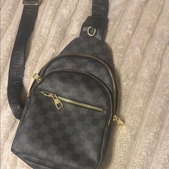 Louis Vuitton Black and Gold Belt Bag with Iconic checkered Design - Picture 1 of 4